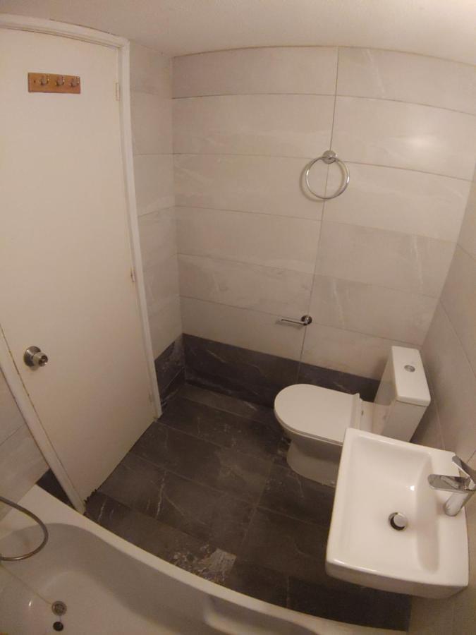 Luxury Apartment In Light House Beach Paphos Extérieur photo
