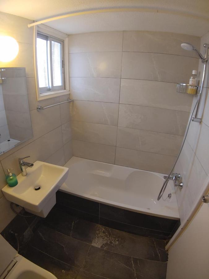 Luxury Apartment In Light House Beach Paphos Extérieur photo