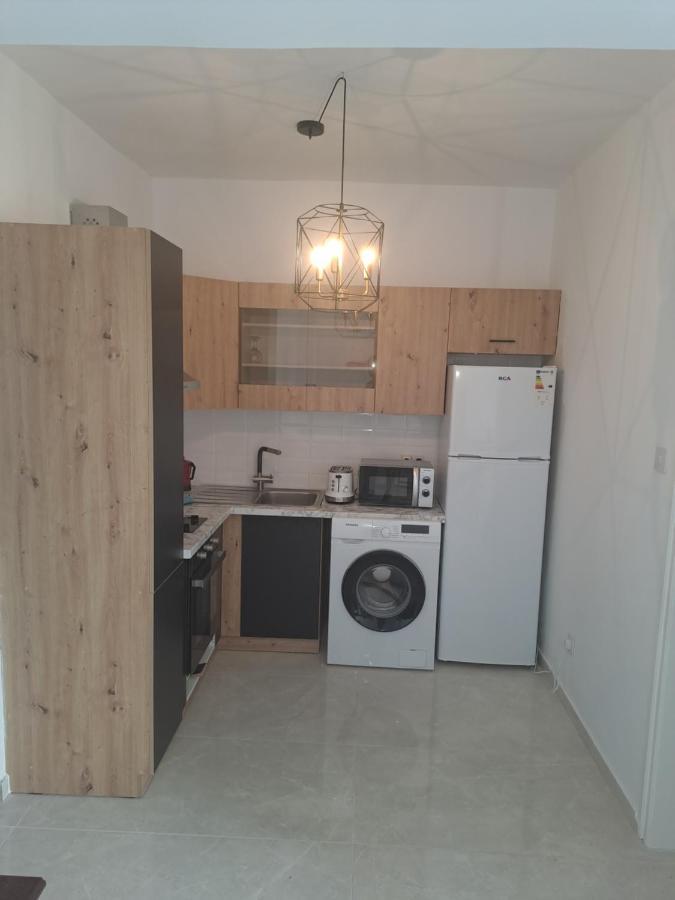 Luxury Apartment In Light House Beach Paphos Extérieur photo