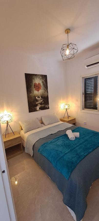 Luxury Apartment In Light House Beach Paphos Extérieur photo