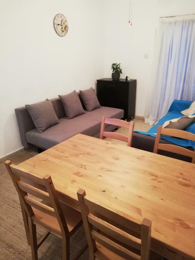 Luxury Apartment In Light House Beach Paphos Extérieur photo
